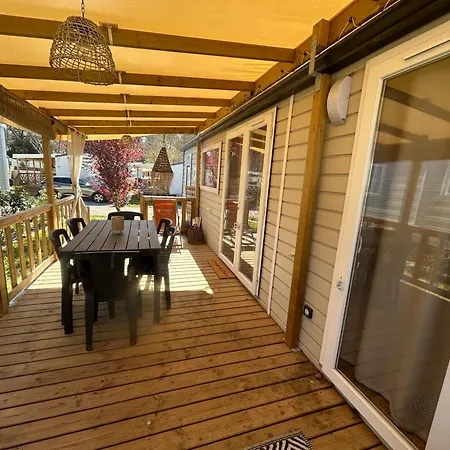 مكان تخييم La *